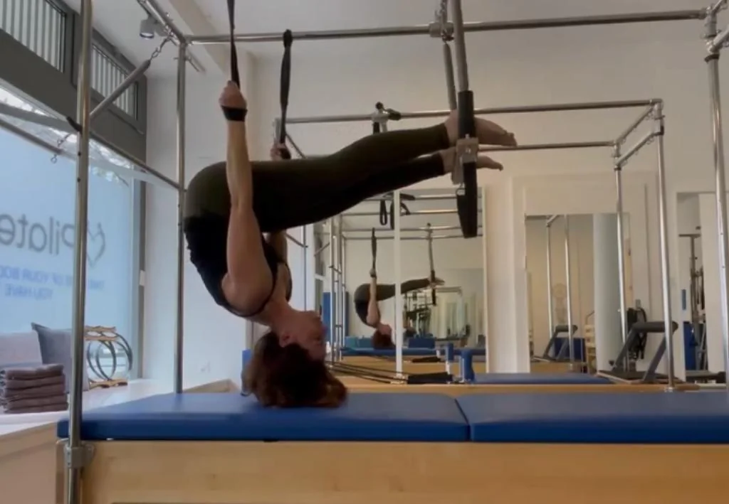 Pilates equipment practice at Pilatesbyme